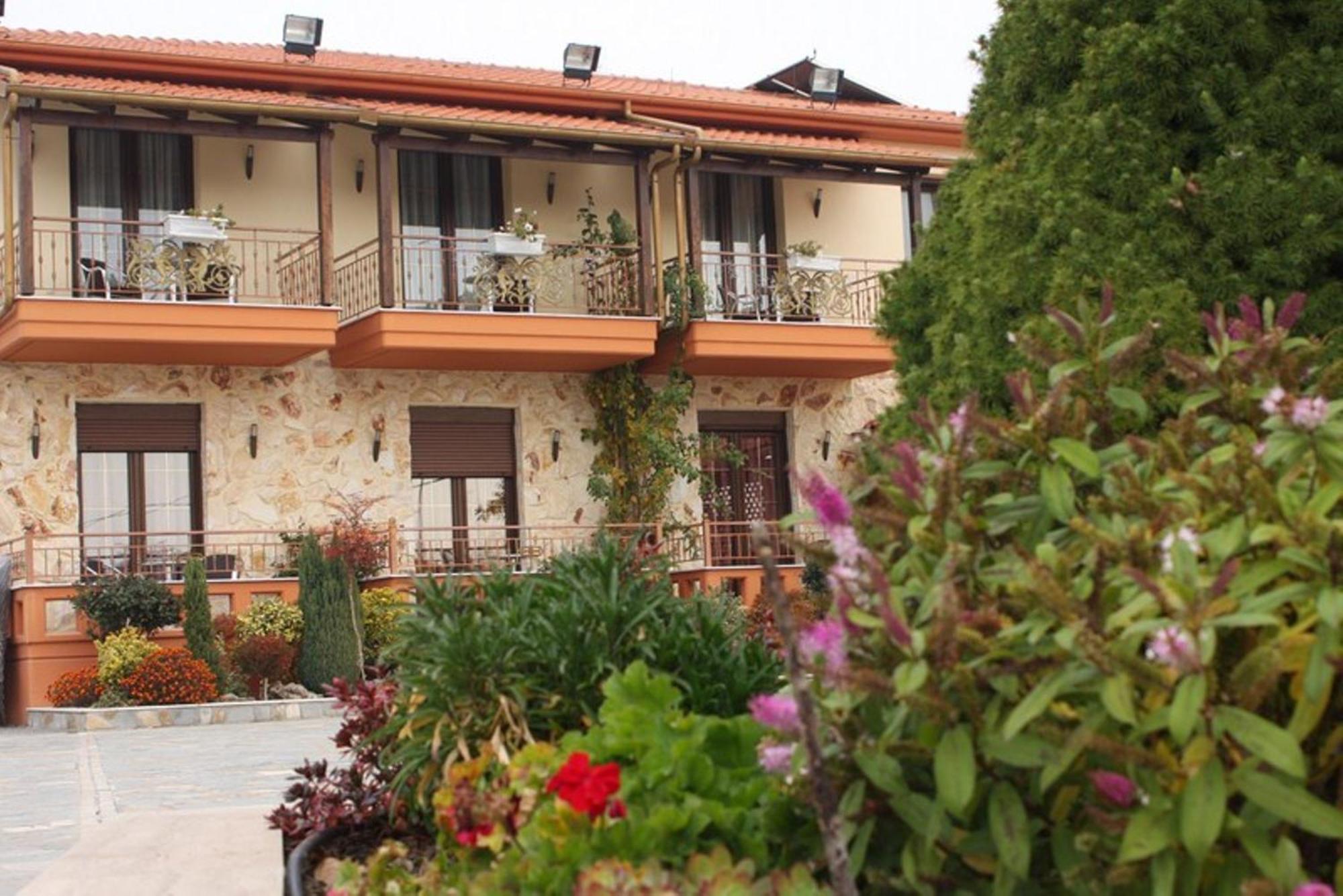 Lozitsi Hotell Veria  Exteriör bild