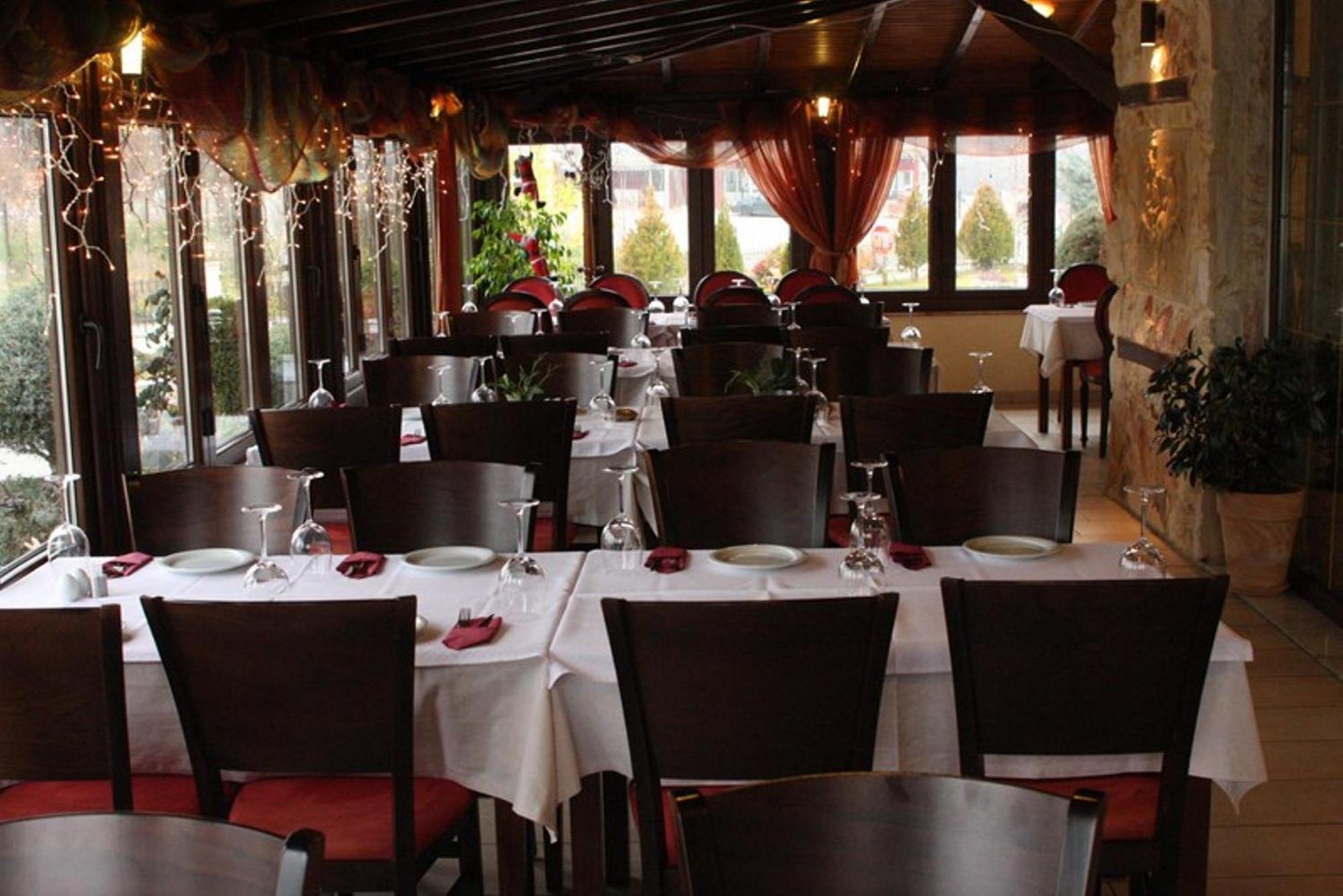 Lozitsi Hotell Veria  Exteriör bild