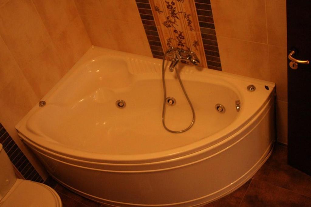 Lozitsi Hotell Veria  Rum bild